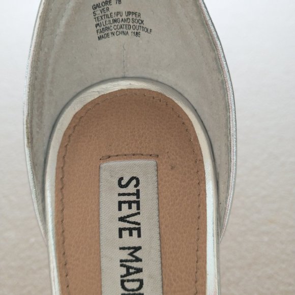 Steve Madden size 7.5 silver metallic stiletto heels with rhinestones - Picture 6 of 10